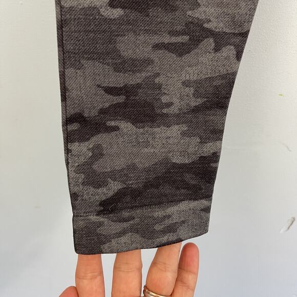 SPANX Seamless Tummy Control Camo Leggings Size Large - Picture 6 of 11